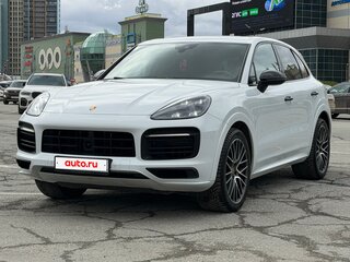 2019 Porsche Cayenne III, белый, 5700000 рублей, вид 3