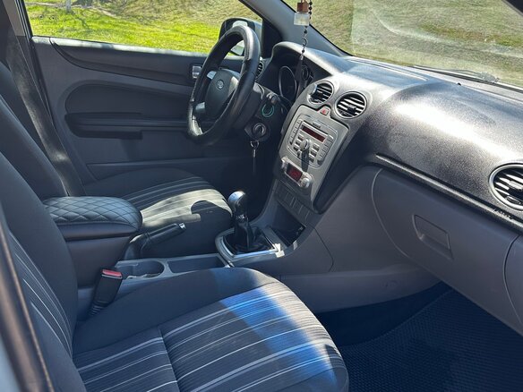 2008 Ford Focus II Рестайлинг, серебристый, 670000 рублей - вид 13