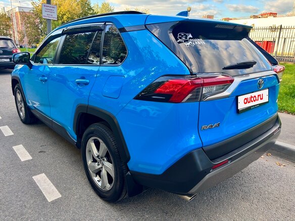 2020 Toyota RAV4 V (XA50), синий, 2720000 рублей - вид 2