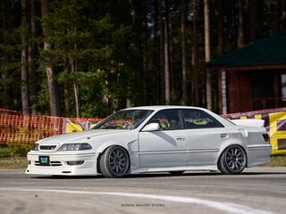 1998 Toyota Mark II VIII (X100), белый, 1300000 рублей, вид 3