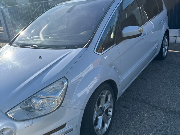 2013 Ford S-MAX I Рестайлинг, белый, 1200000 рублей - вид 1