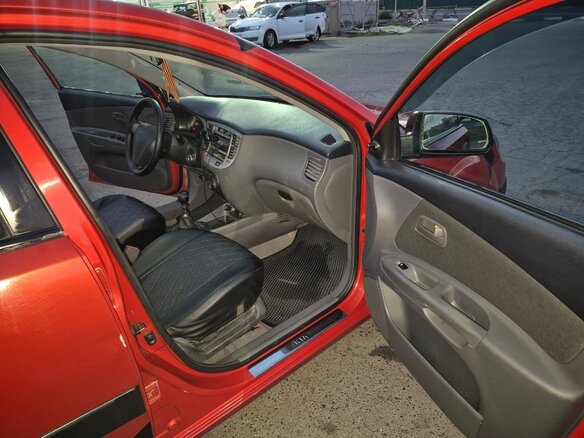 2006 Kia Rio II, красный, 550000 рублей - вид 9