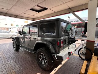 2023 Jeep Wrangler IV (JL) Рестайлинг, серый, 3200000 рублей, вид 3
