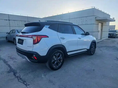 2023 Kia Seltos I Рестайлинг, белый, 1850000 рублей, вид 5