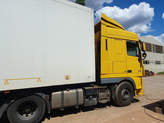 2012 DAF XF 105, жёлтый, 1700000 рублей, вид 2