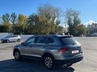 2018 Volkswagen Tiguan Allspace II, серый, 2350000 рублей, вид 5