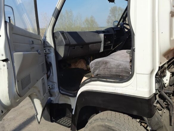 1994 Isuzu Forward (F-Series), белый, 2500000 рублей - вид 6