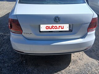 2018 Volkswagen Polo V Рестайлинг, белый, 900000 рублей, вид 4