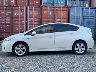 2009 Toyota Prius III (XW30), белый, 1350000 рублей, вид 5