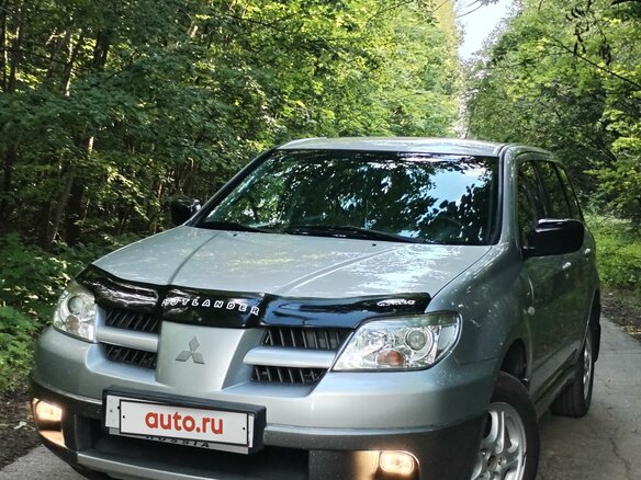 2004 Mitsubishi Outlander I, серебристый, 560000 рублей - вид 3
