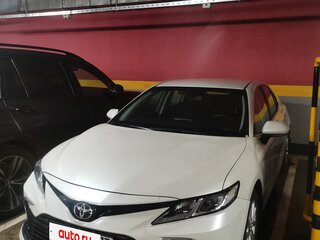 2021 Toyota Camry VIII (XV70) Рестайлинг, белый, 3100000 рублей, вид 2
