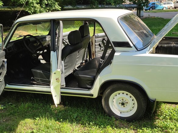 1997 Lada (ВАЗ) 2105, белый, 250000 рублей - вид 13