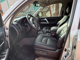 2012 Toyota Land Cruiser 200 Series Рестайлинг 1, серебристый, 4000000 рублей, вид 5