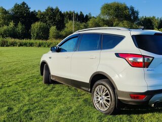 2017 Ford Kuga II Рестайлинг, белый, 1450000 рублей, вид 5