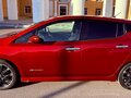 2017 Nissan Leaf II (ZE1), красный, 1990000 рублей - вид 4