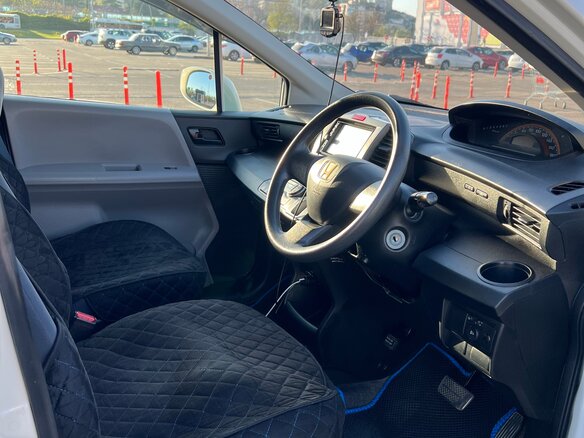 2008 Honda Freed I, белый, 850000 рублей - вид 7