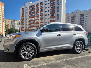 2015 Toyota Highlander III (XU50), серебристый, 2750000 рублей, вид 4
