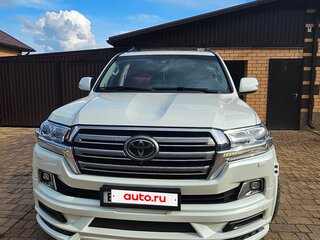2018 Toyota Land Cruiser 200 Series Рестайлинг 2, белый, 6500000 рублей, вид 1