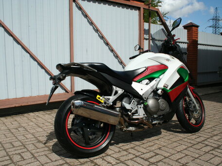2011 Honda VFR 800X (Crossrunner), белый, 659999 рублей, вид 2