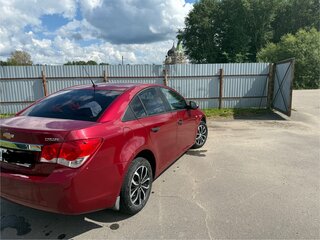 2011 Chevrolet Cruze I, красный, 550000 рублей, вид 3