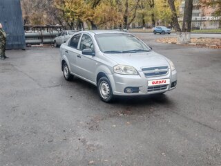 2011 Chevrolet Aveo I Рестайлинг, серебристый, 280000 рублей, вид 1