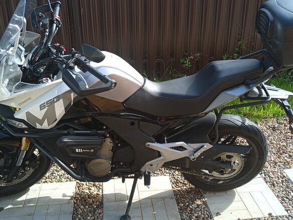 2022 CFMoto 650MT, белый, 500000 рублей - вид 1