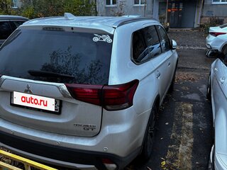 2018 Mitsubishi Outlander III Рестайлинг 2, белый, 2800000 рублей, вид 3
