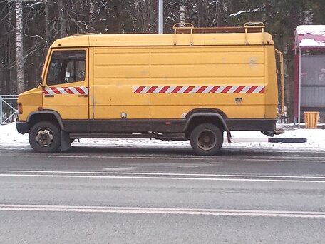1992 Mercedes-Benz T2, жёлтый, 725000 рублей, вид 2