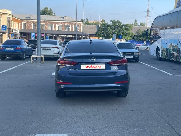 2017 Hyundai Elantra VI (AD), синий, 2100000 рублей - вид 2