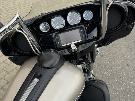 2018 Harley-Davidson Electra Glide, бежевый, 1450000 рублей, вид 4