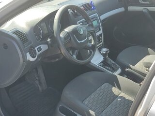 2011 Skoda Octavia II (A5) Рестайлинг, серебристый, 619806 рублей, вид 2