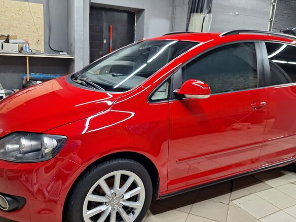 2011 Volkswagen Golf Plus II, красный, 1399000 рублей - вид 17