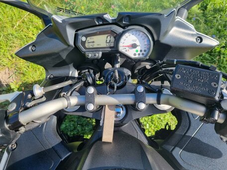 2017 Yamaha FZ8, серебристый, 950000 рублей, вид 5