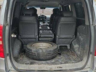 2010 Hyundai Grand Starex I, серый, 1300000 рублей, вид 4