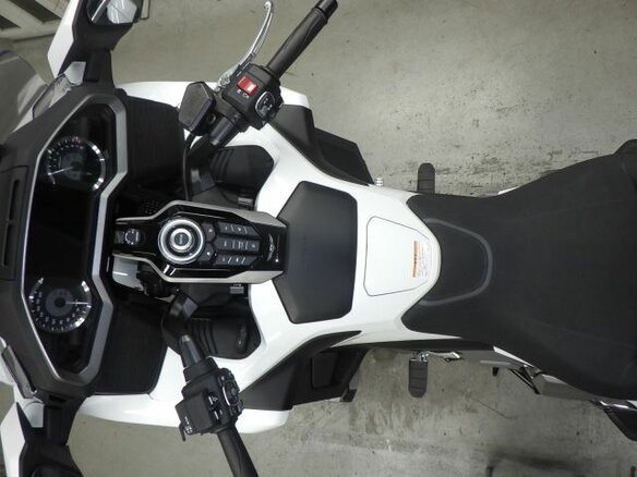 2022 Honda GL 1800 Gold Wing, белый, 2680000 рублей - вид 10