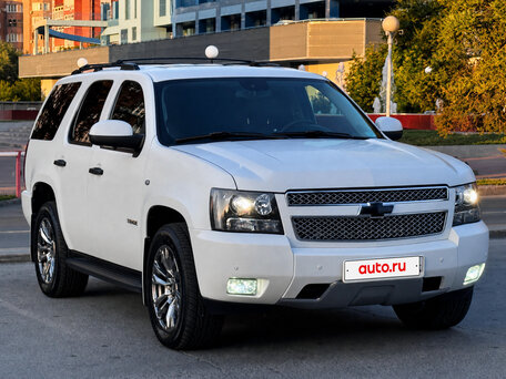 2011 Chevrolet Tahoe 6AT III, белый, 3480000 рублей, вид 1