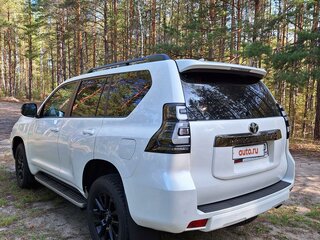2021 Toyota Land Cruiser Prado 150 Series Рестайлинг 3, белый, 8500000 рублей, вид 5