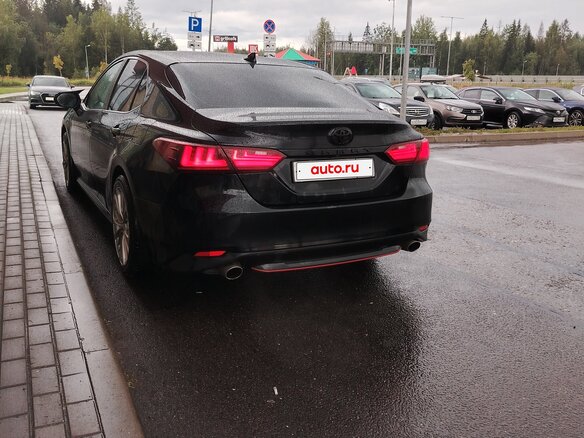 2018 Toyota Camry VIII (XV70), чёрный, 2420000 рублей - вид 2