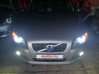 2010 Volvo V70 III, золотистый, 700000 рублей, вид 4