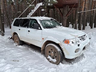 2003 Mitsubishi Pajero Sport I, белый, 600000 рублей, вид 3