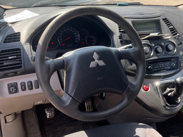 2006 Mitsubishi Grandis I, серебристый, 580000 рублей - вид 16