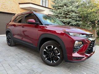 2022 Chevrolet TrailBlazer III, красный, 1680000 рублей, вид 3