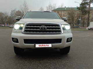 2011 Toyota Sequoia II, белый, 2340000 рублей, вид 2