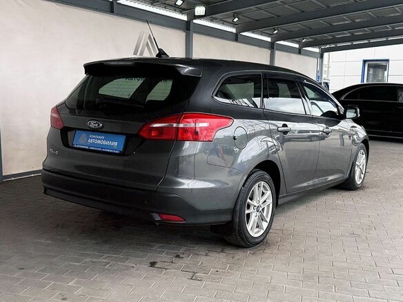 2017 Ford Focus III Рестайлинг, серый, 1099000 рублей - вид 4