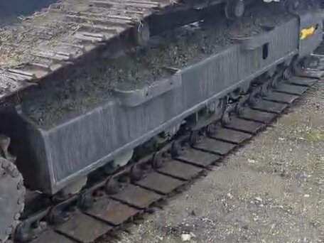 1991 Komatsu PC200-7, золотистый, 450000 рублей, вид 3