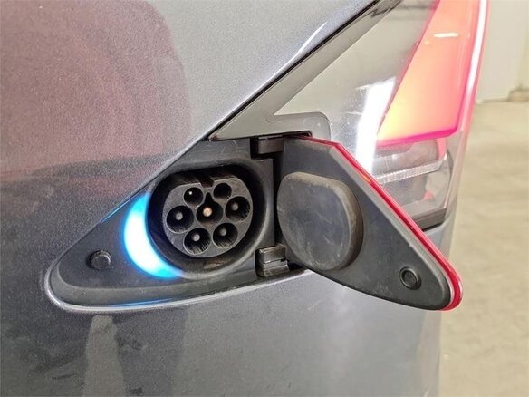 2018 Tesla Model X 100D I, серый, 3011172 рублей - вид 19