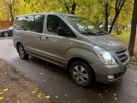 2016 Hyundai Grand Starex, серебристый, 2100000 рублей, вид 3