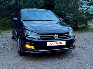 2018 Volkswagen Polo V Рестайлинг, серый, 900000 рублей, вид 3