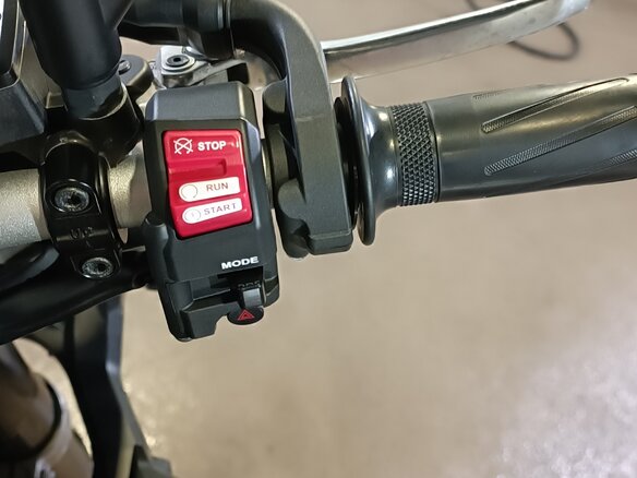 2017 Yamaha MT-10, чёрный, 1200000 рублей - вид 6