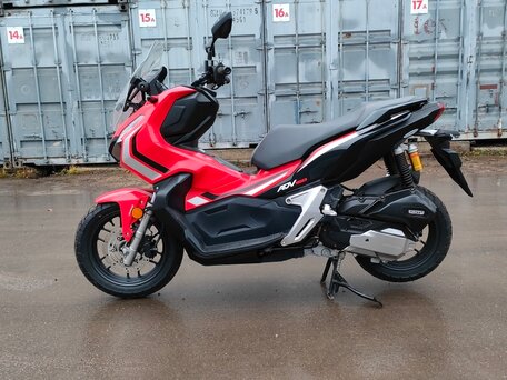2020 Honda ADV150, красный, 399000 рублей, вид 2